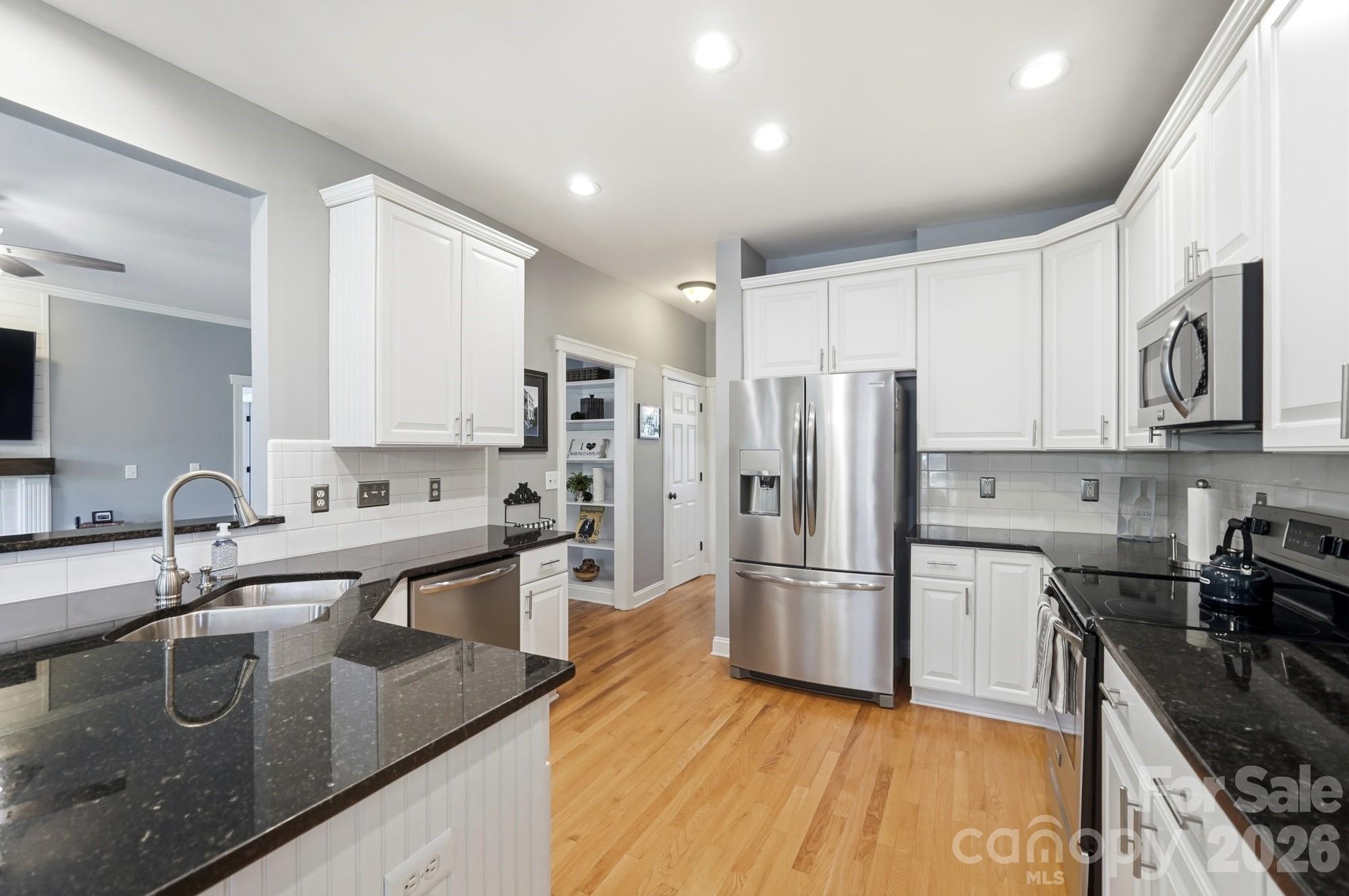 Single Family Residence at 21415 John Pines Drive, Cornelius, photo 10 of 45
