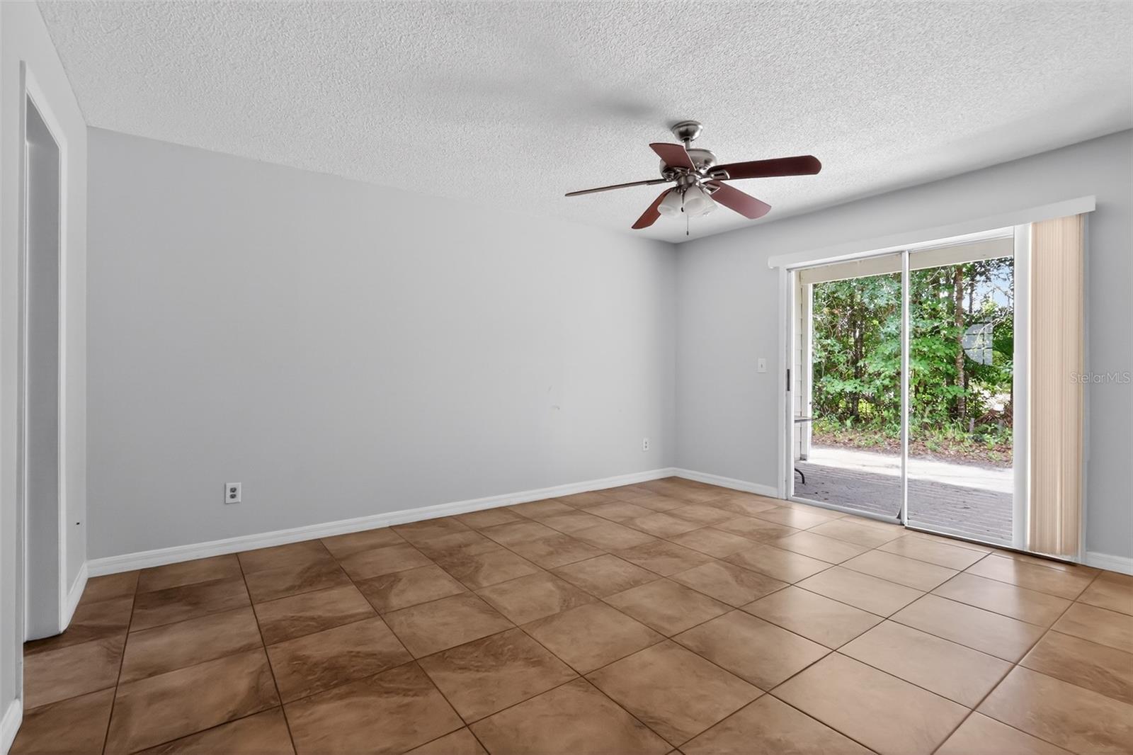Living room - 2016 ROYAL BAY BLVD #103, KISSIMMEE