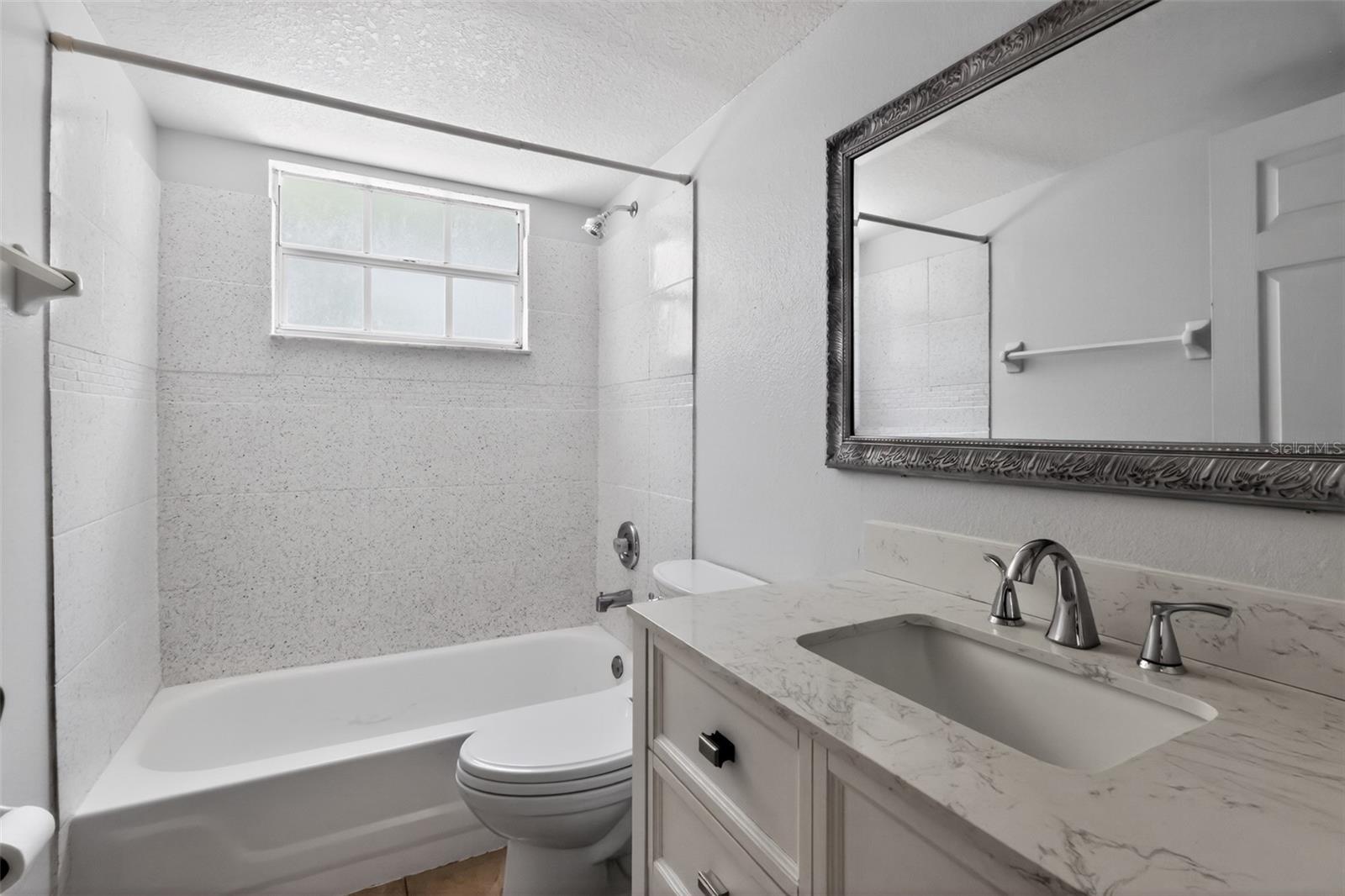 Guest Bathroom - 2016 ROYAL BAY BLVD #103, KISSIMMEE