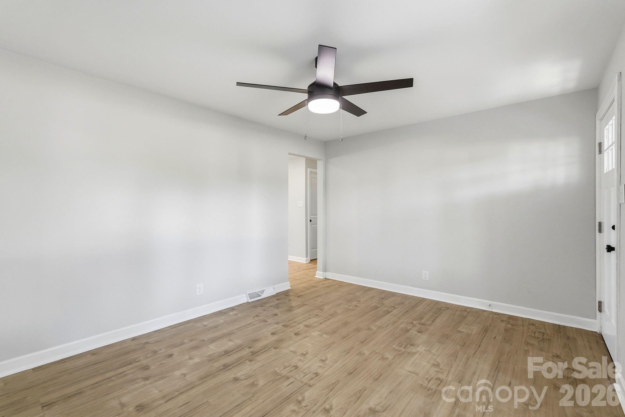 Single Family Residence at 1524 Williams Road, Lewisville, photo 12 of 43