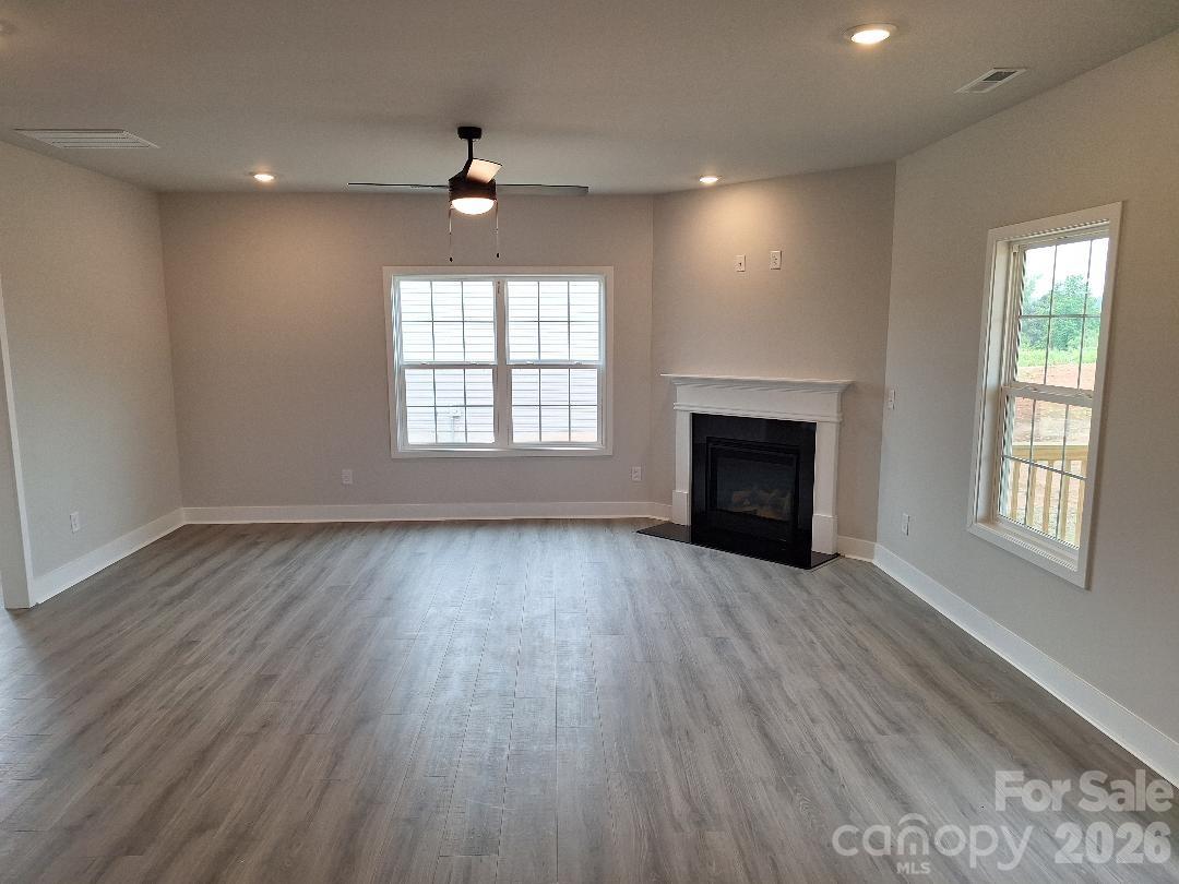 Family Room - 152 Kerr Walk Drive, Statesville