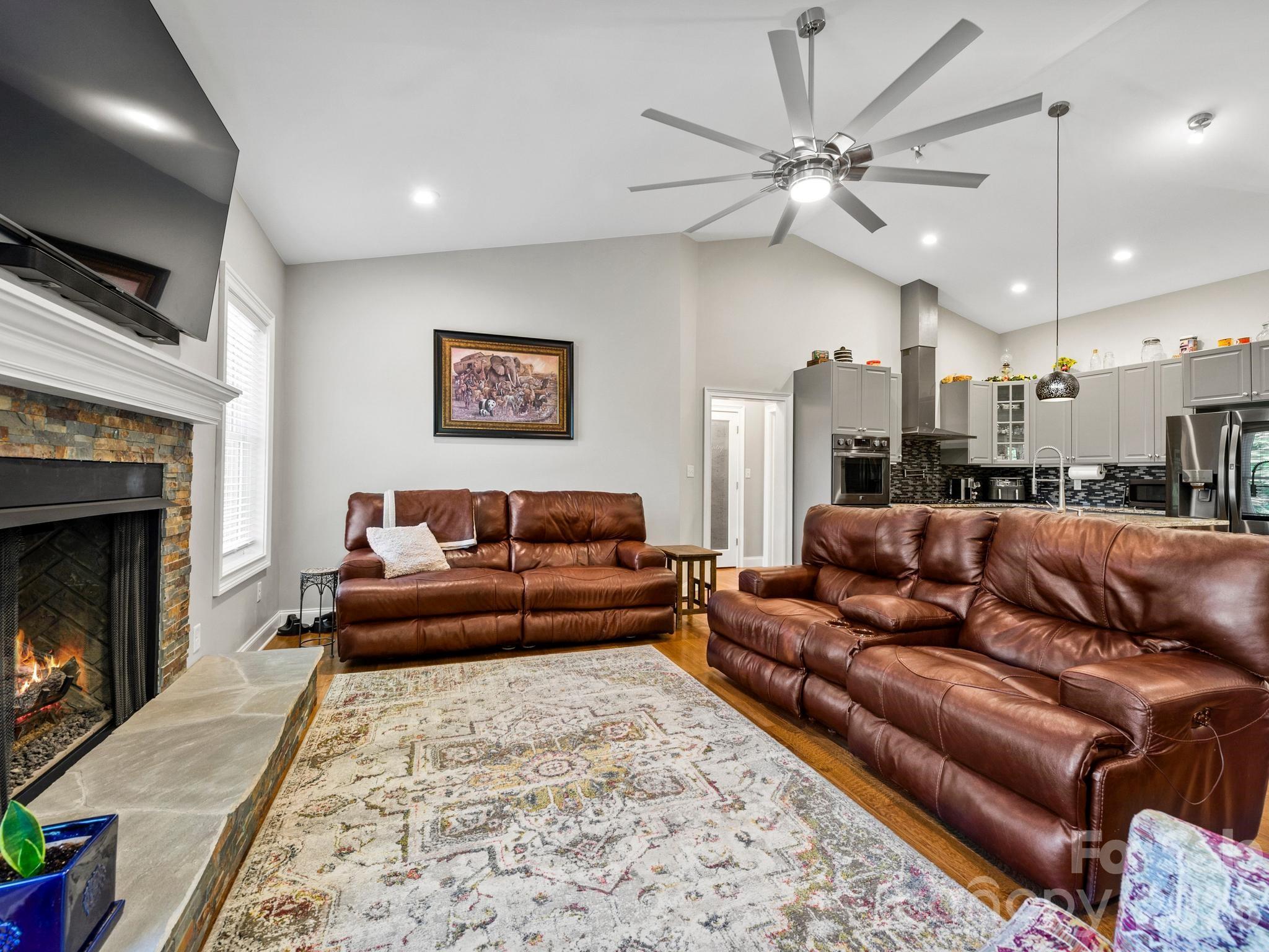 Single Family Residence at 156 Dogwood Drive, Weaverville, photo 12 of 46