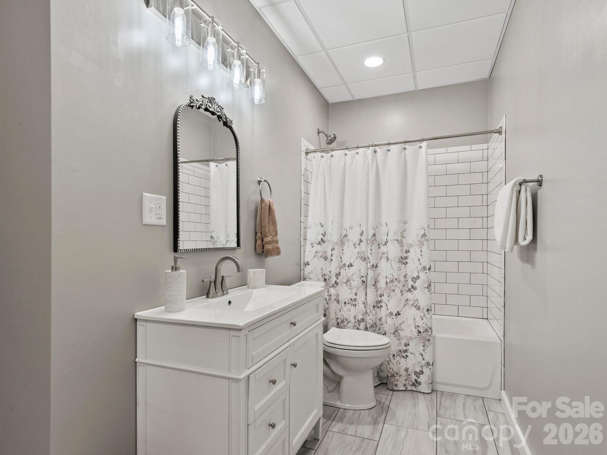 Full Guest Suite Bth - 156 Dogwood Drive, Weaverville