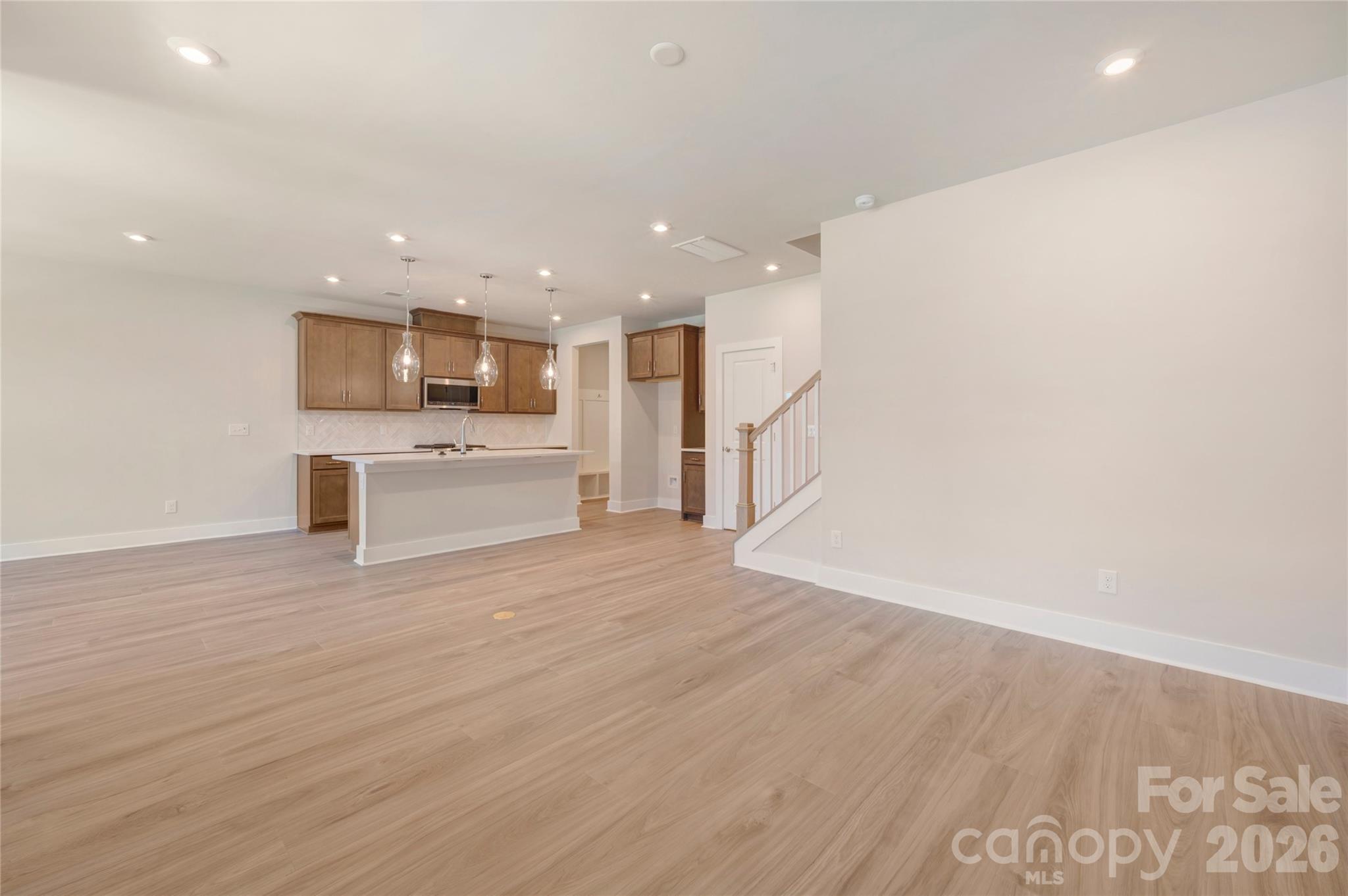 Open concept living - 316 Ardmore Drive, Belmont
