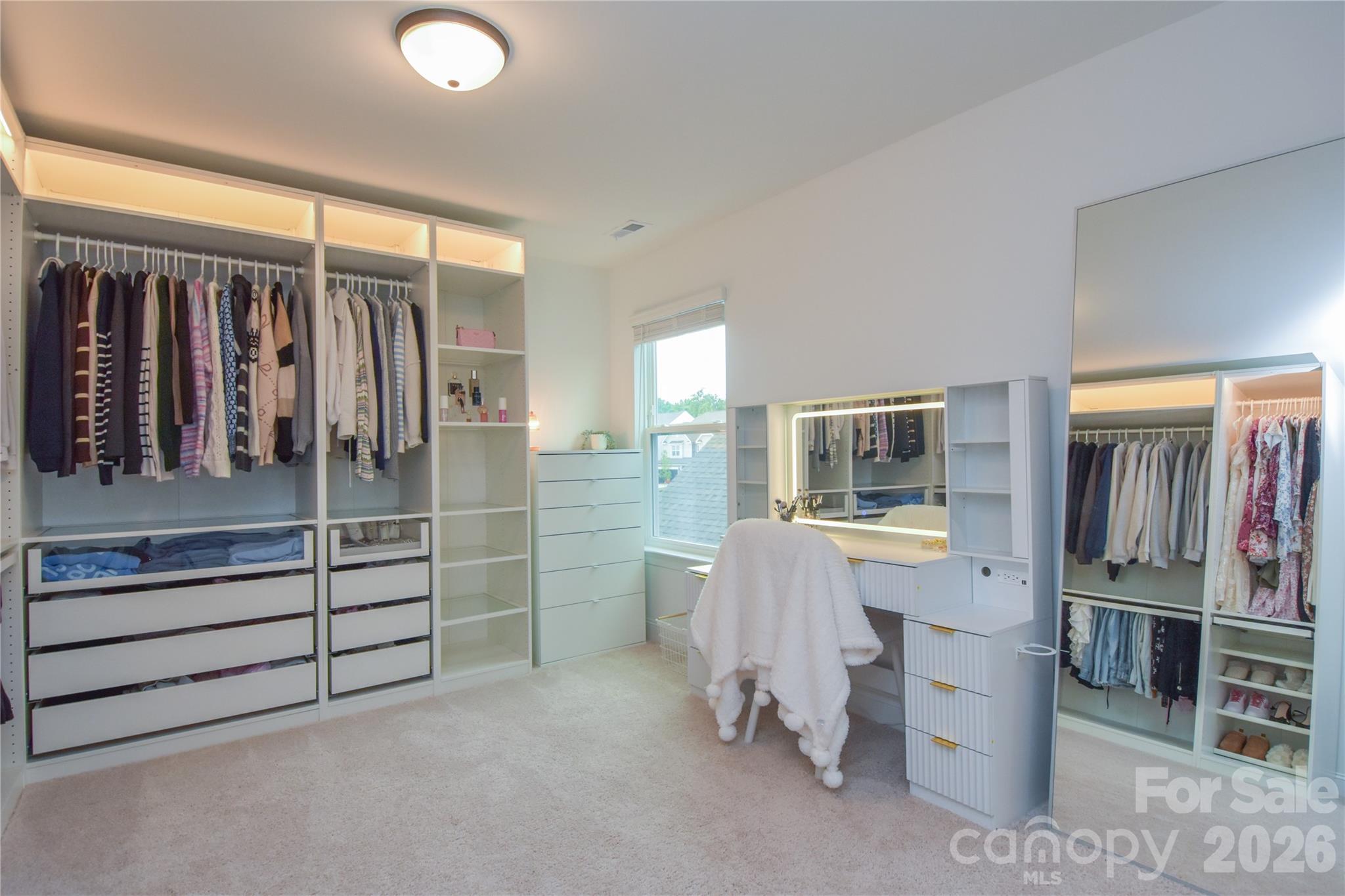 Custom closet / sitting area - 128 Ballantree Road, Mooresville
