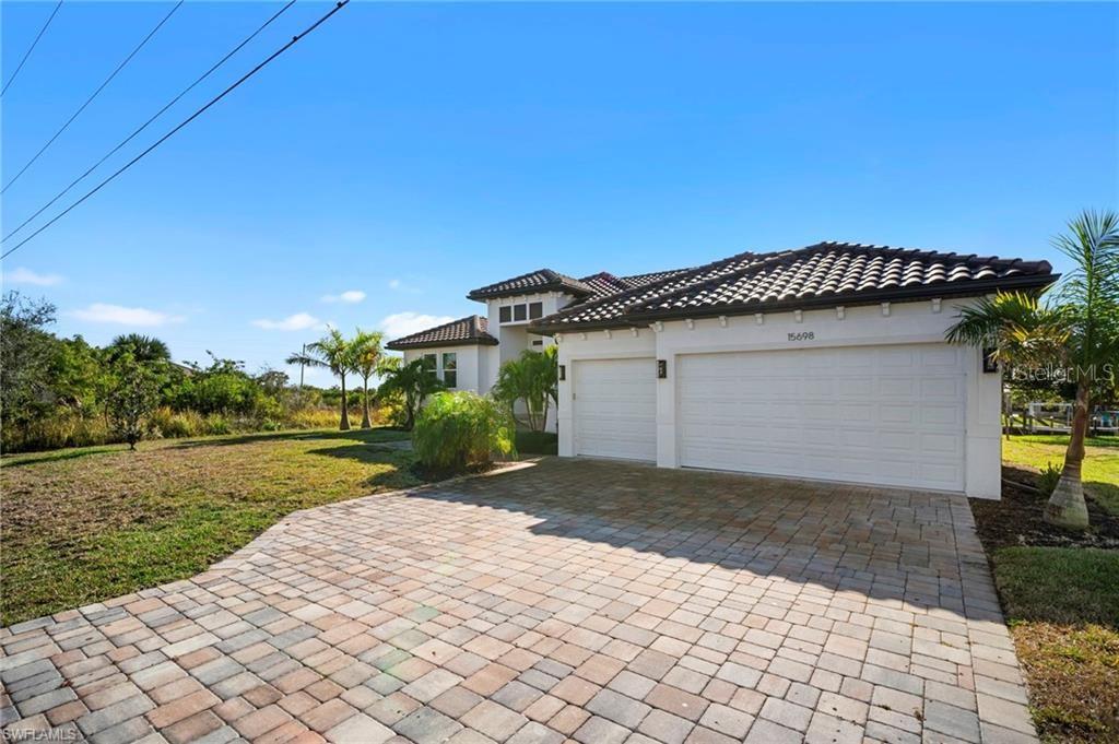 Single Family Residence at 15698 MEACHAM CIR, PORT CHARLOTTE, photo 3 of 44
