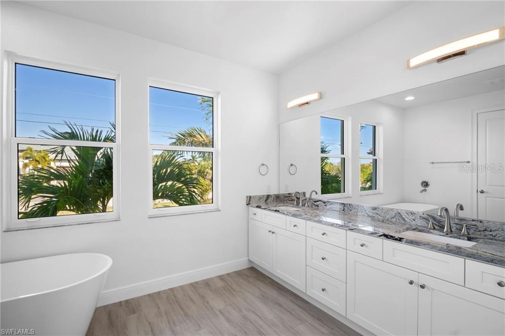 Single Family Residence at 15698 MEACHAM CIR, PORT CHARLOTTE, photo 16 of 44