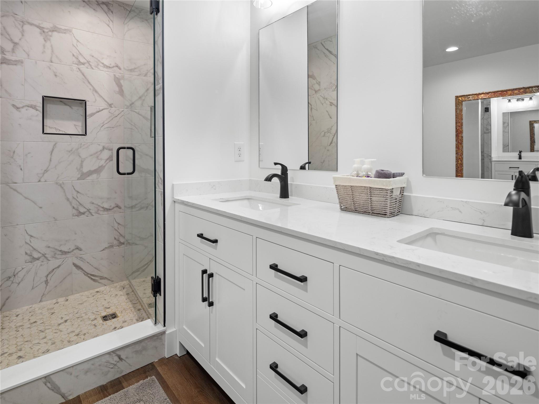 Single Family Residence at 23 Anchor Drive, Nebo, photo 21 of 48