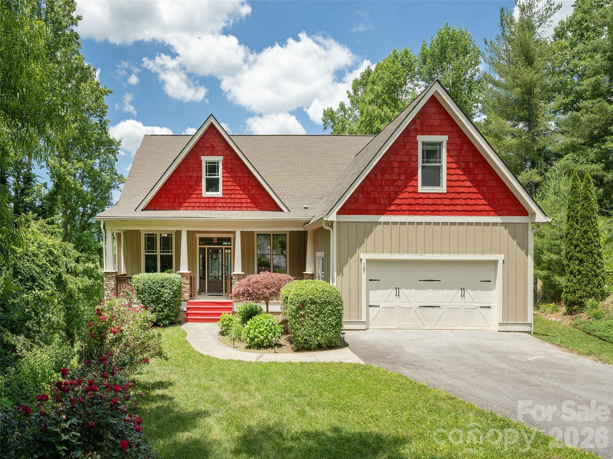 Single Family Residence at 167 Tatham Road, Hendersonville, photo 2 of 48