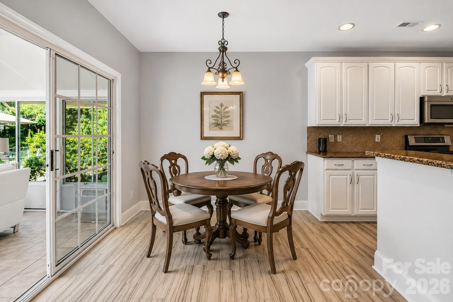 Single Family Residence at 610 Springwood Drive, Waxhaw, photo 10 of 31