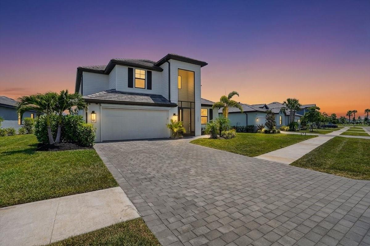 Single Family Residence at 10865 SUN DROP ST, VENICE, photo 4 of 68