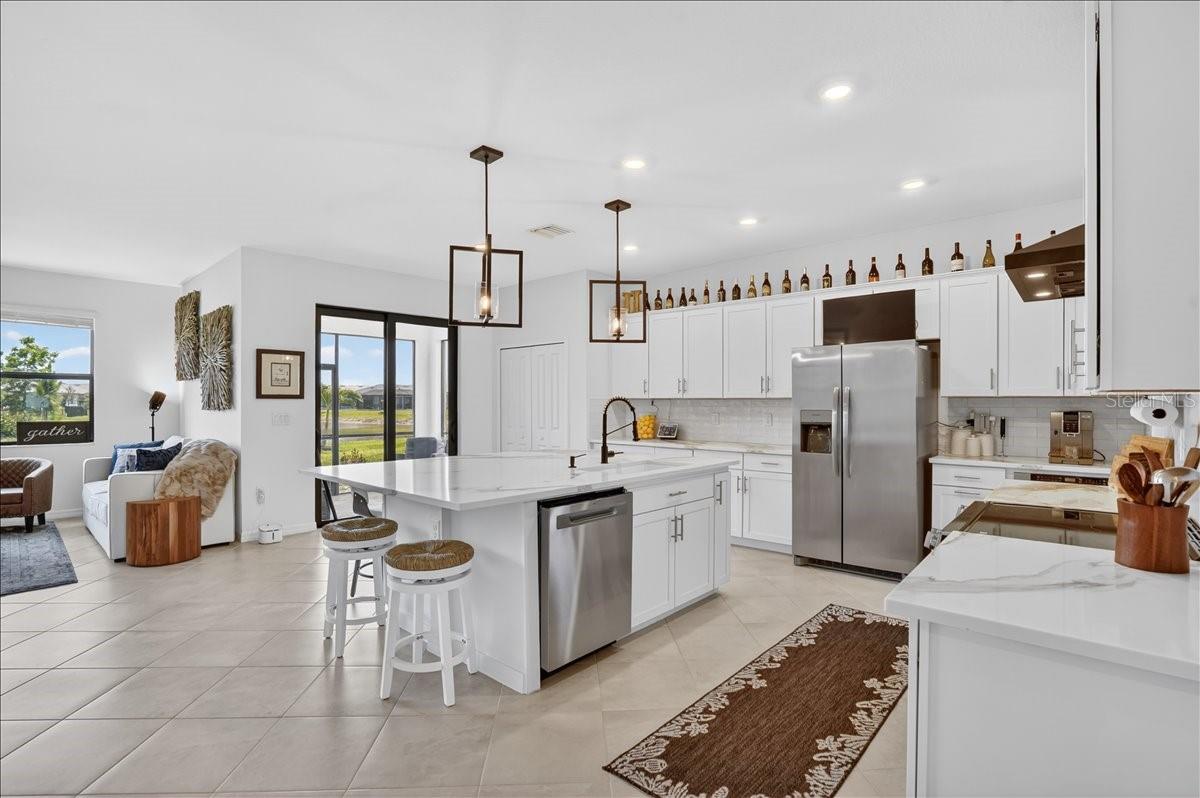 Single Family Residence at 10865 SUN DROP ST, VENICE, photo 15 of 68
