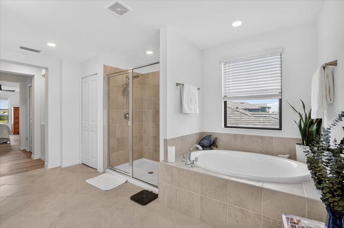 Single Family Residence at 10865 SUN DROP ST, VENICE, photo 40 of 68