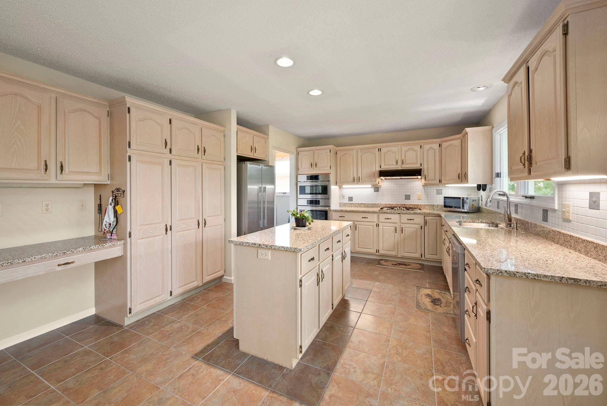 Condominium at 129 FOREST VIEW Drive, Flat Rock, photo 14 of 41