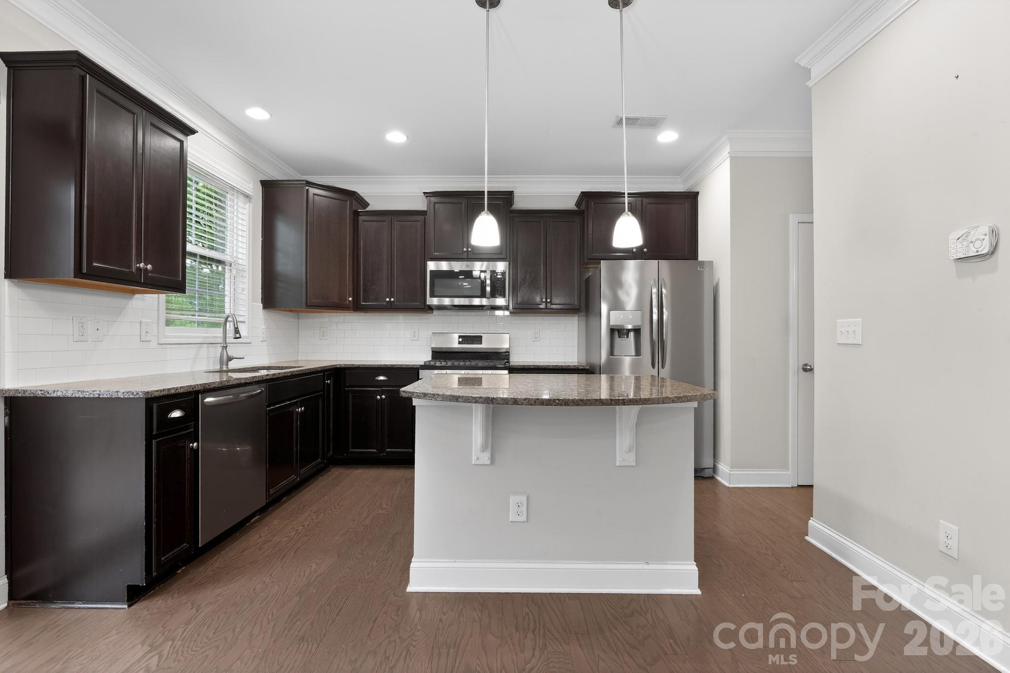 Single Family Residence at 2392 Palmdale Walk Drive, Fort Mill, photo 3 of 16