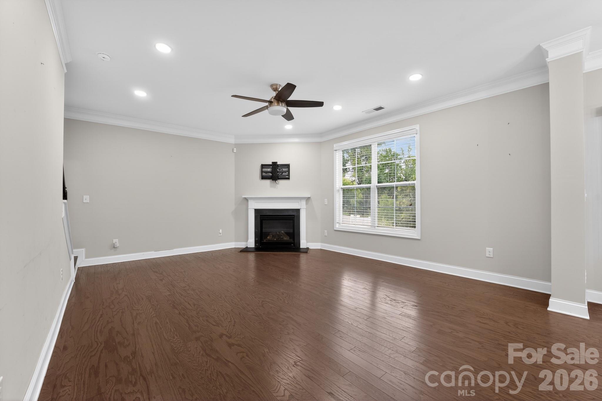 Single Family Residence at 2392 Palmdale Walk Drive, Fort Mill, photo 4 of 16