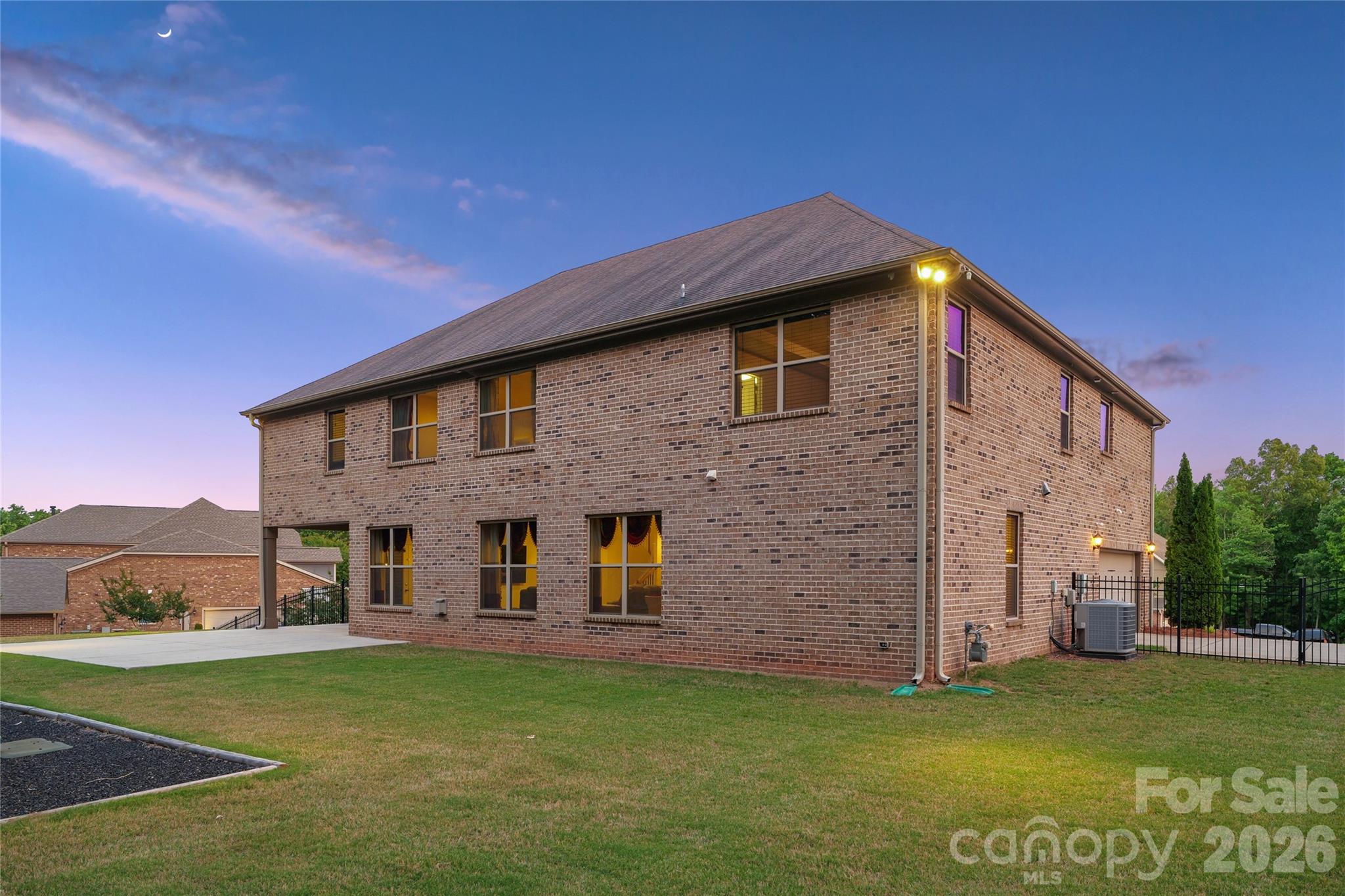 Single Family Residence at 726 Lingfield Lane, Waxhaw, photo 44 of 47