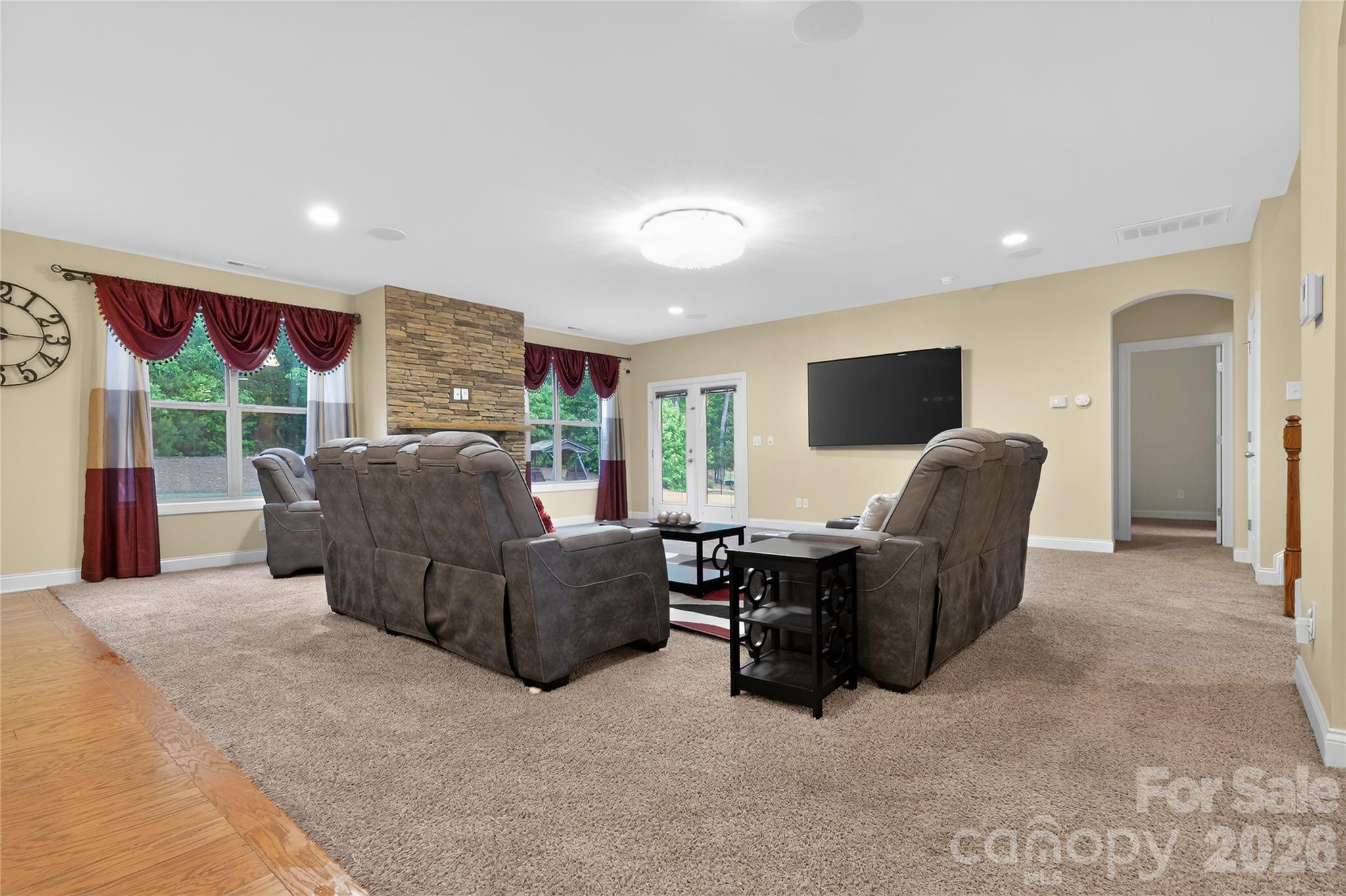 Single Family Residence at 726 Lingfield Lane, Waxhaw, photo 20 of 47