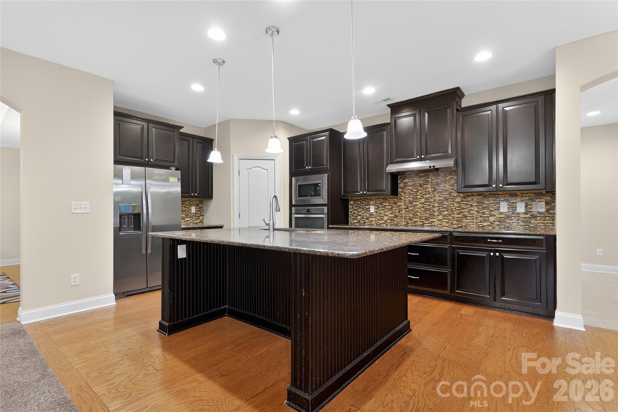 Single Family Residence at 726 Lingfield Lane, Waxhaw, photo 22 of 47