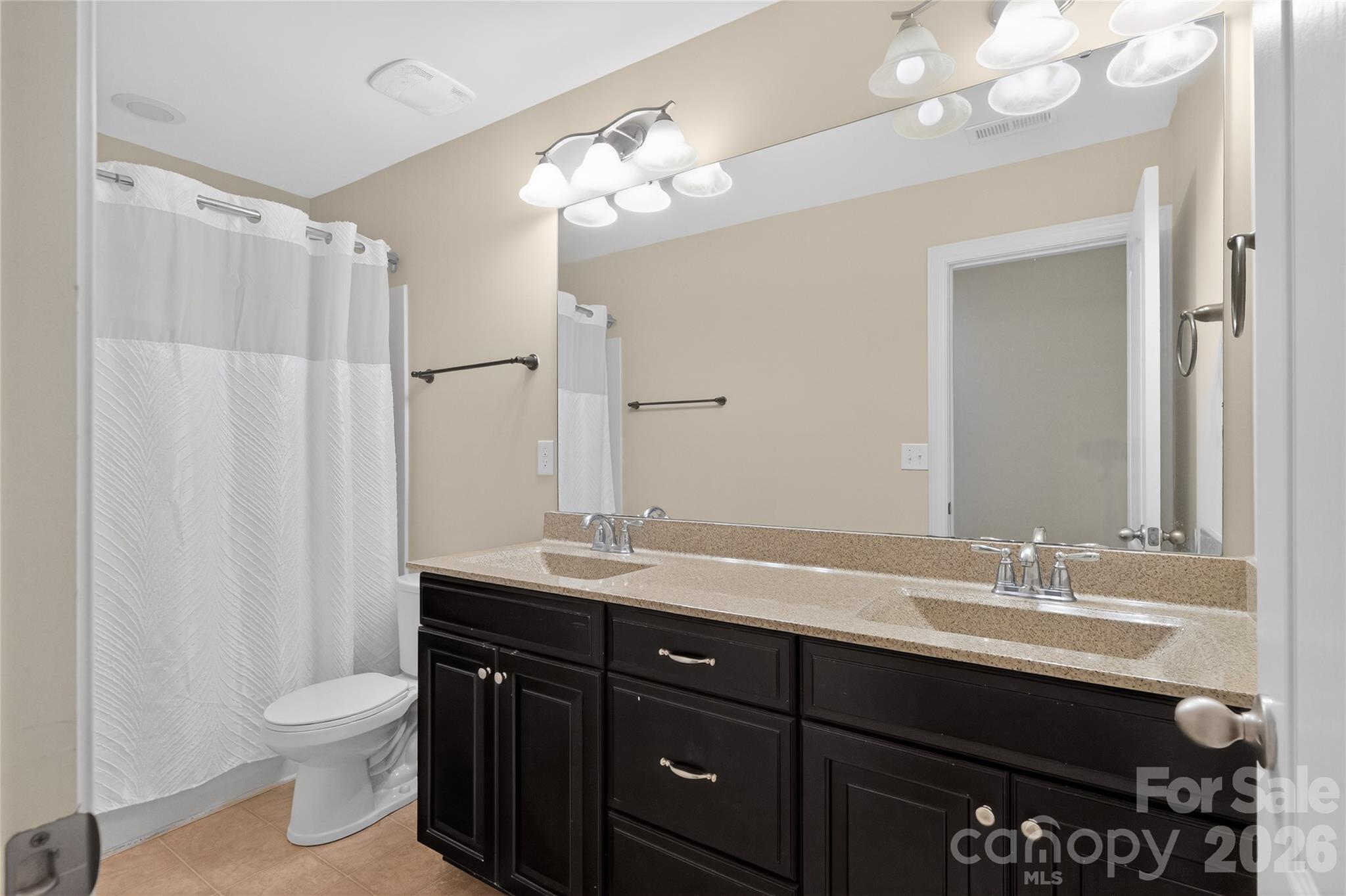 Single Family Residence at 726 Lingfield Lane, Waxhaw, photo 41 of 47