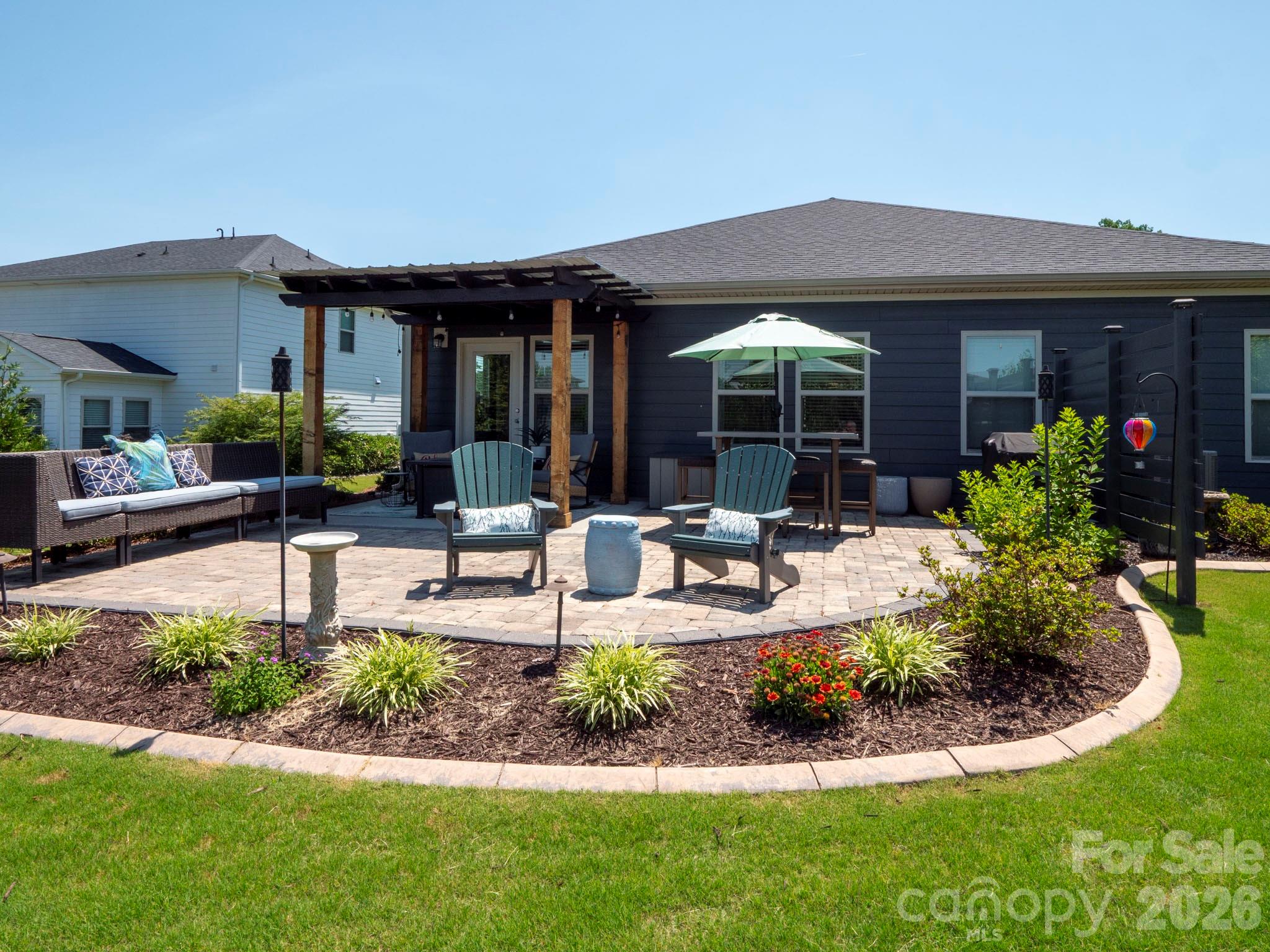 Single Family Residence at 1023 Ellington Downs Way, Monroe, photo 2 of 41