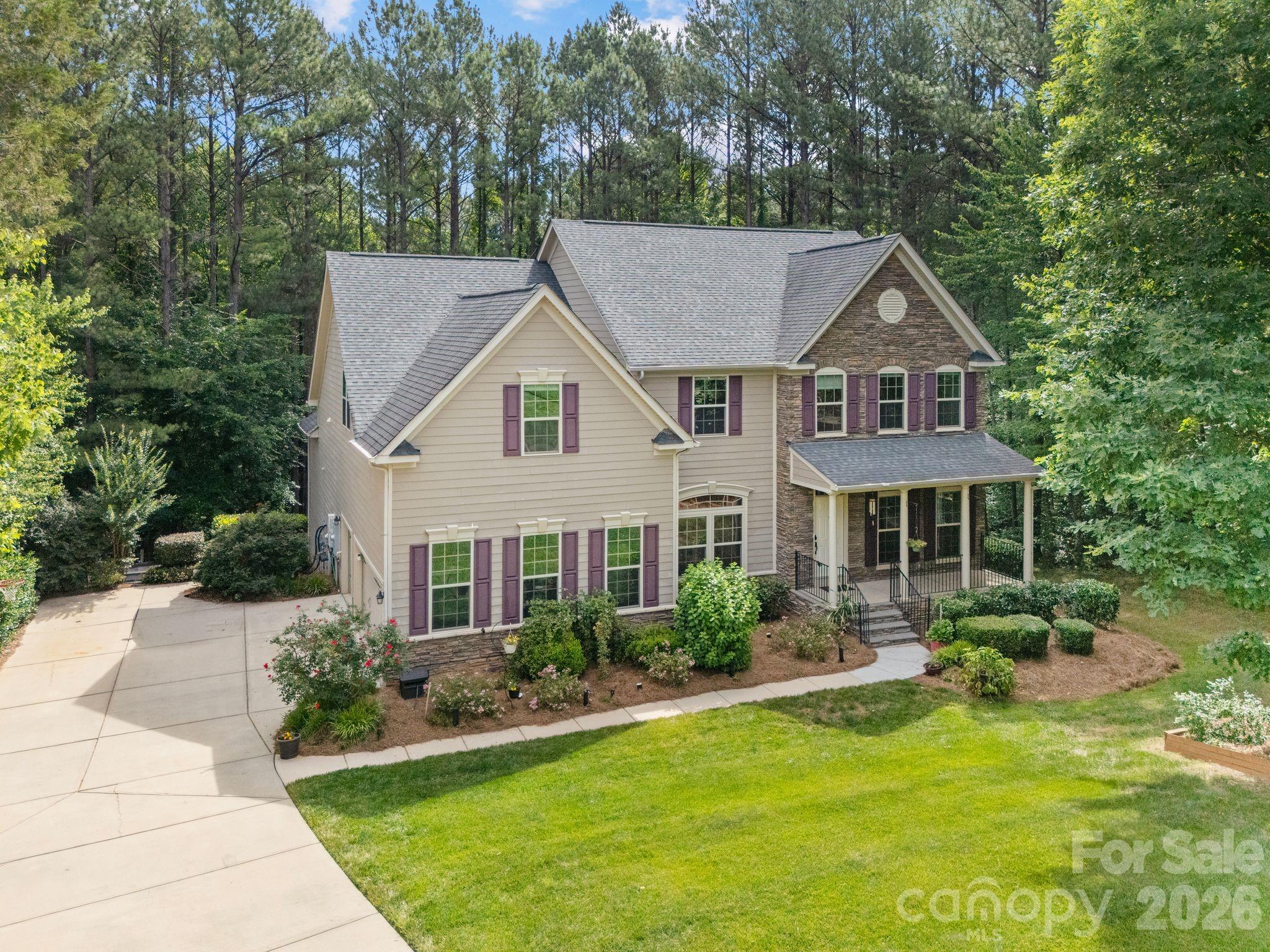 Single Family Residence at 237 Ashmore Circle, Troutman, photo 4 of 48