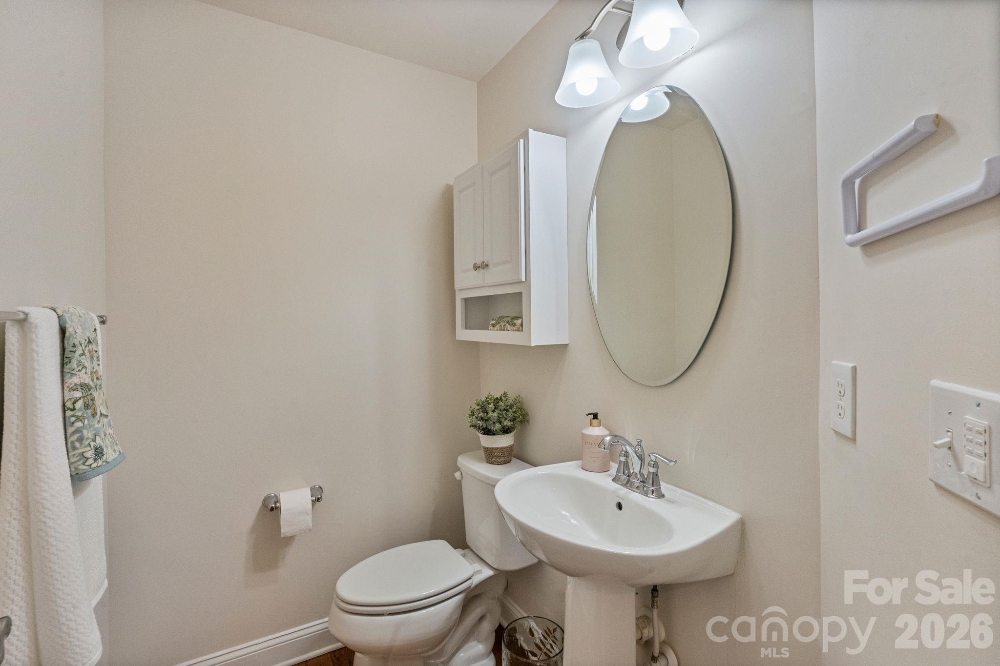 Single Family Residence at 237 Ashmore Circle, Troutman, photo 12 of 48