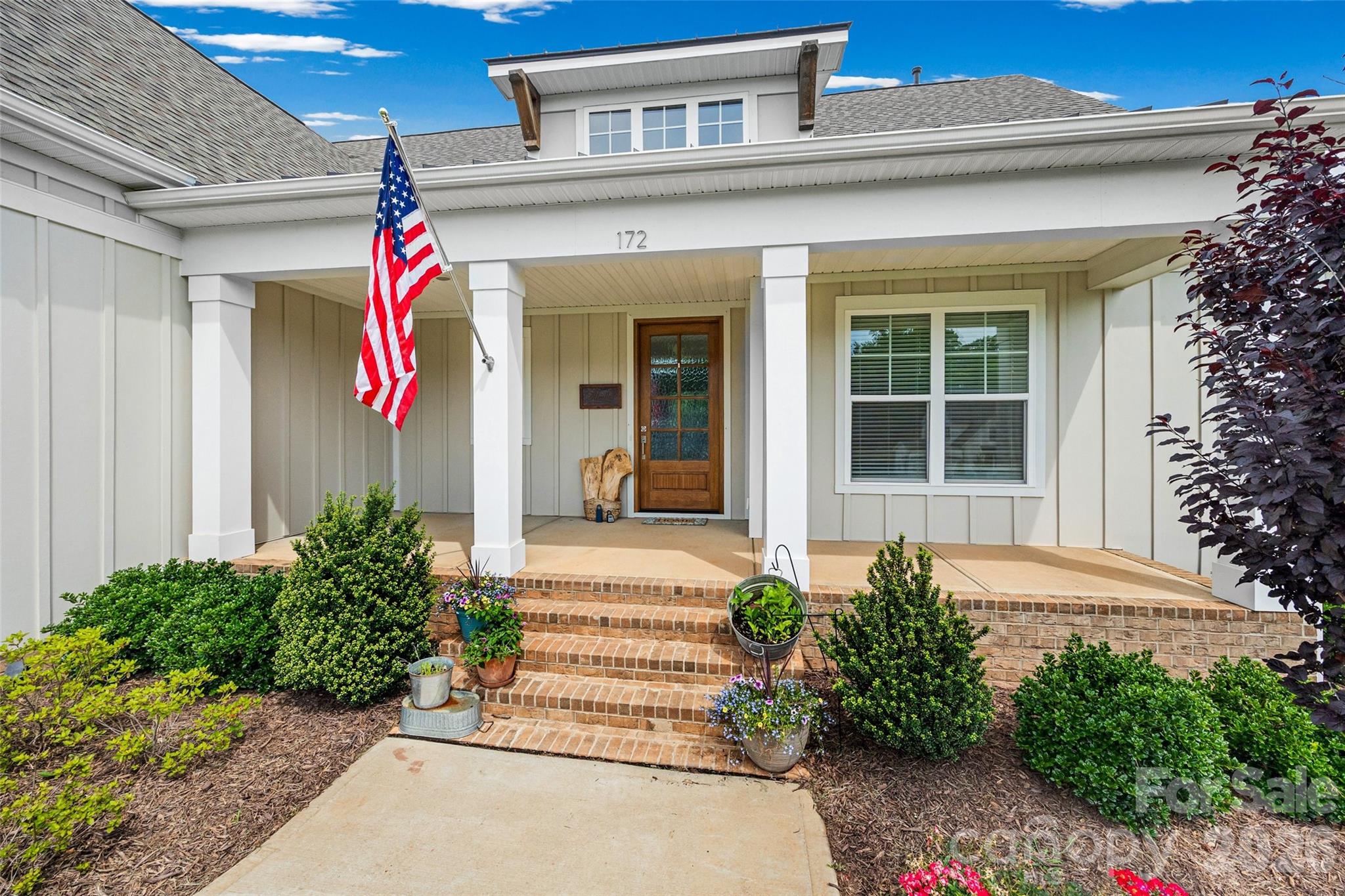 Single Family Residence at 172 Triple Ponds Court, Clover, photo 2 of 38