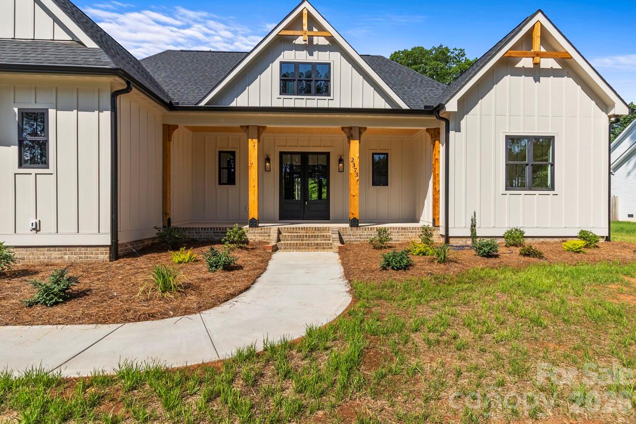 Single Family Residence at 2373 Lee Lawing Road, Lincolnton, photo 2 of 48