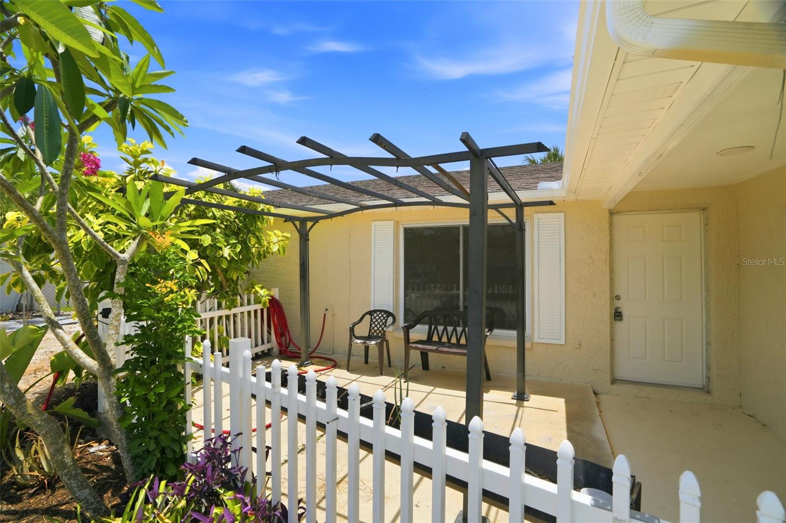 Single Family Residence at 6430 BALDWYN AVE, NEW PORT RICHEY, photo 4 of 21