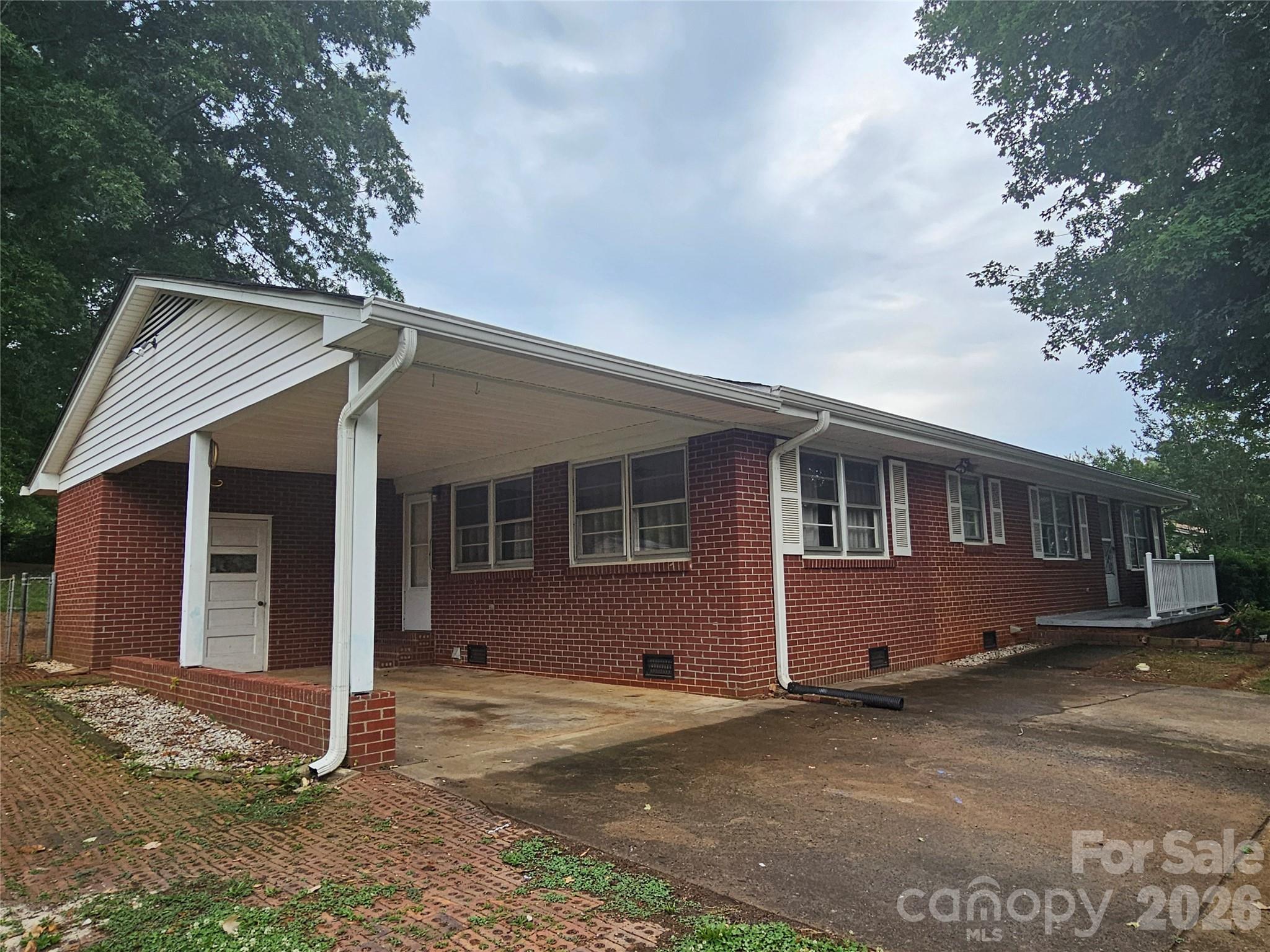 Single Family Residence at 3025 Hazel Drive, Shelby, photo 2 of 17