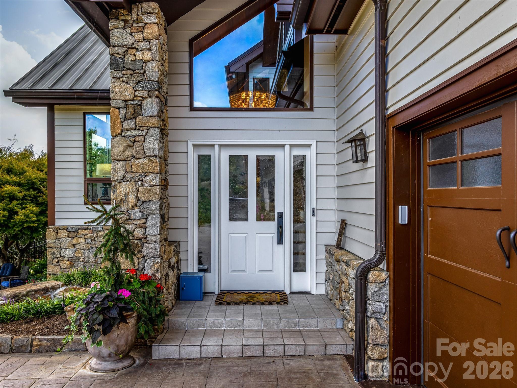 Single Family Residence at 10 Beaverbrook Court, Asheville, photo 5 of 48