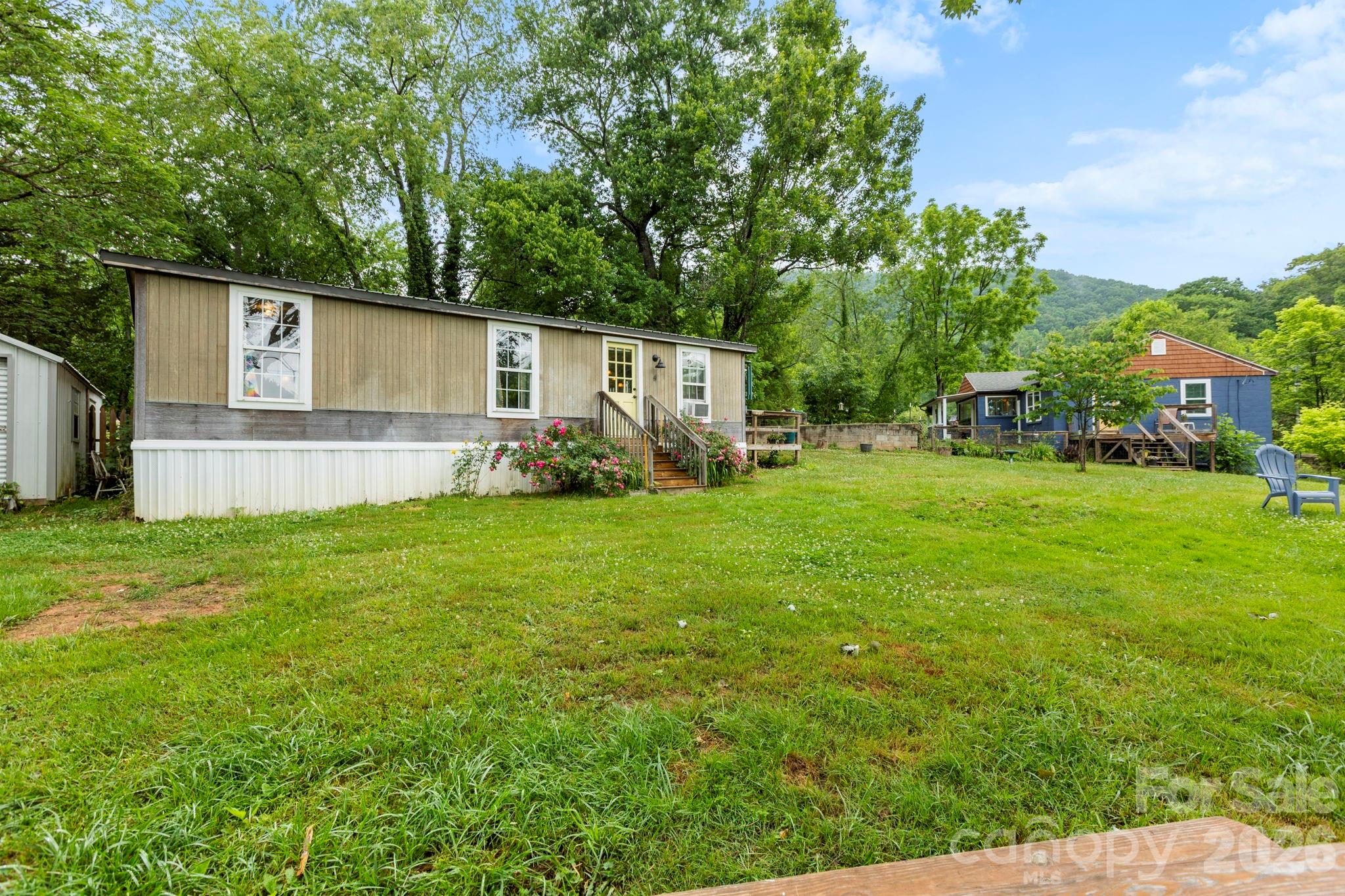 Duplex at 4 and 6 Mountain View Road, Asheville, photo 2 of 35