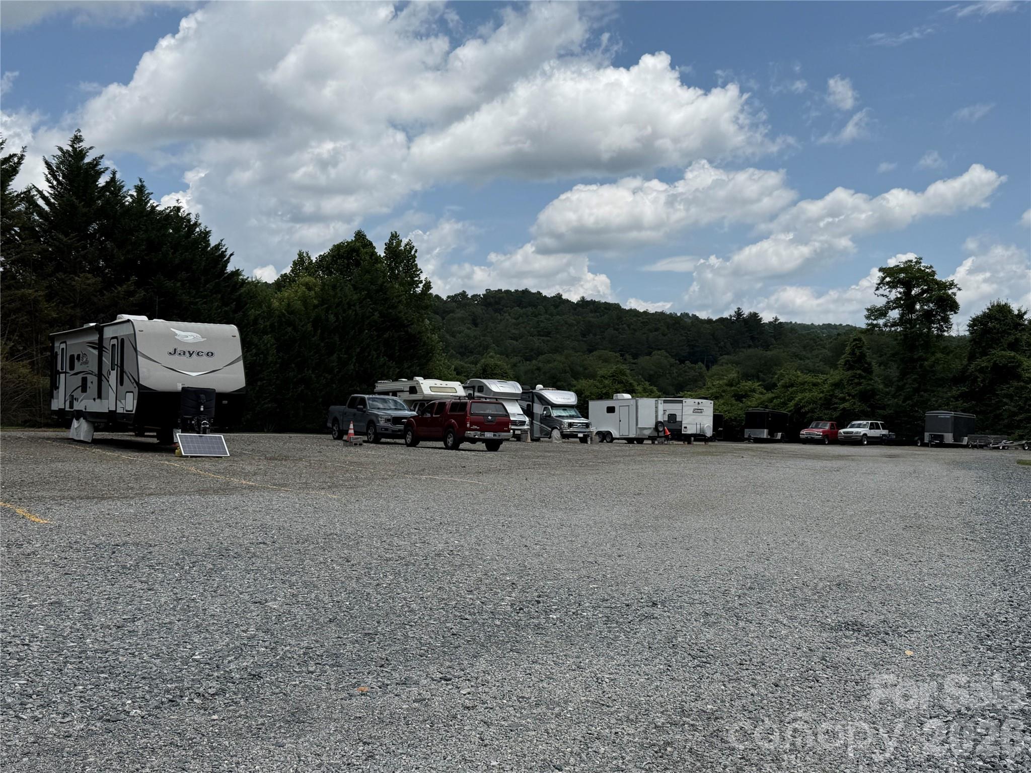 RV and Trailer Parking Area - 143 Beechnut Drive, Hendersonville