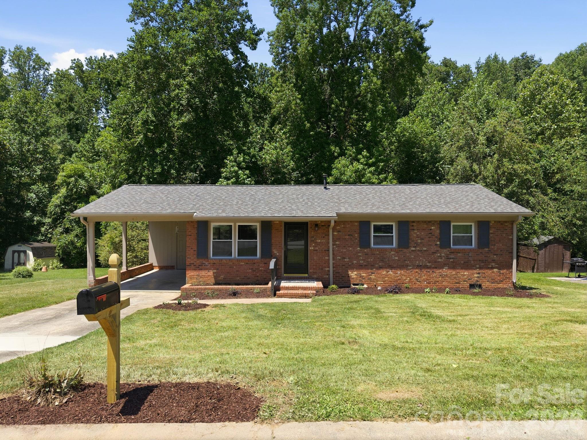 Welcome Home! - 413 E Mclelland Avenue, Mooresville