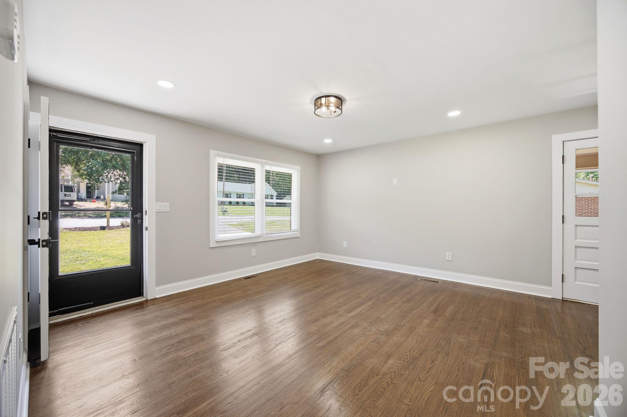 Single Family Residence at 413 E Mclelland Avenue, Mooresville, photo 6 of 46