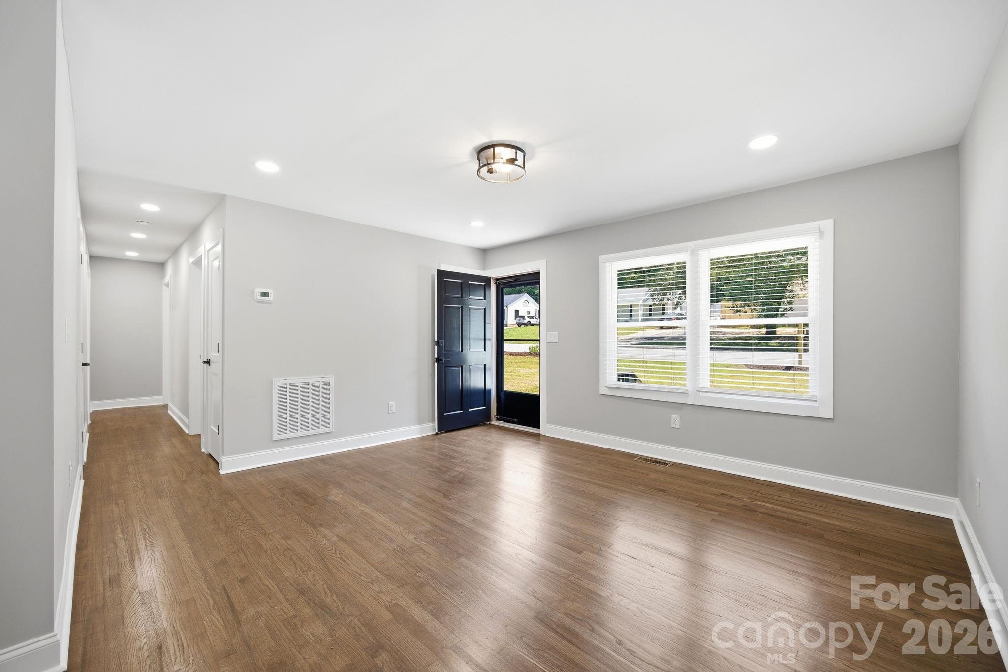 Inviting Living Room - 413 E Mclelland Avenue, Mooresville