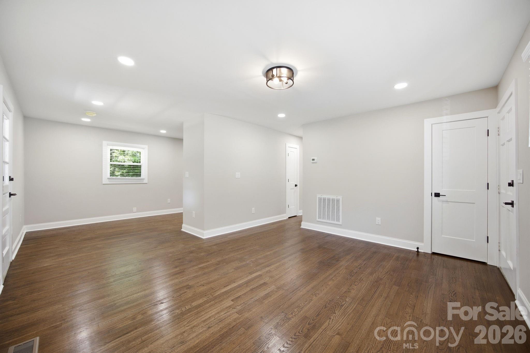 Single Family Residence at 413 E Mclelland Avenue, Mooresville, photo 10 of 46