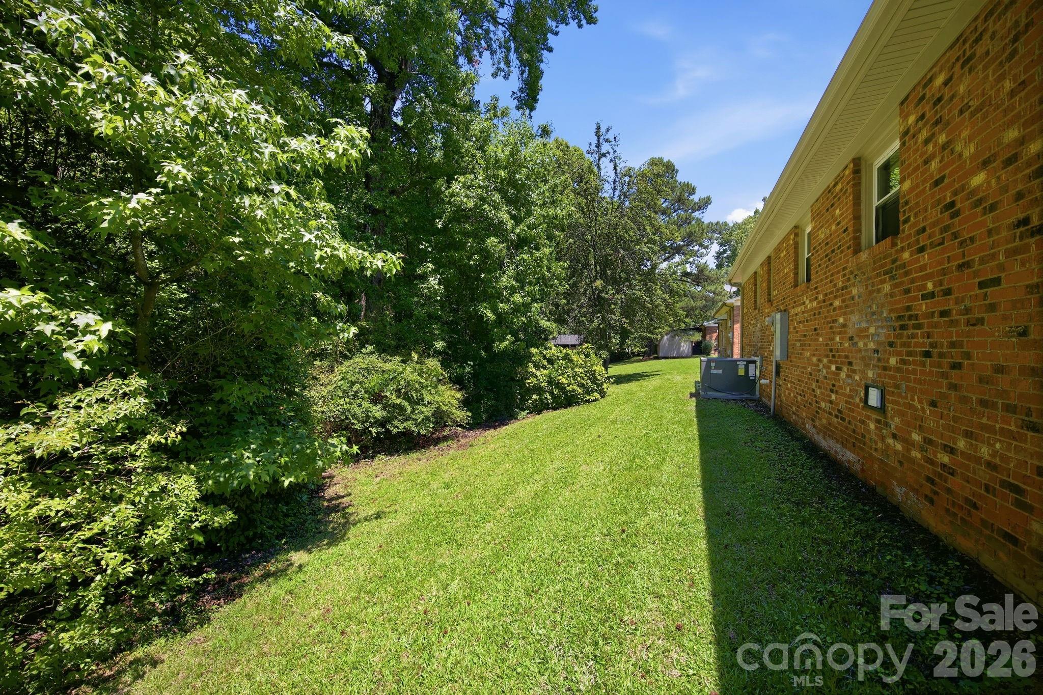 Single Family Residence at 413 E Mclelland Avenue, Mooresville, photo 25 of 32