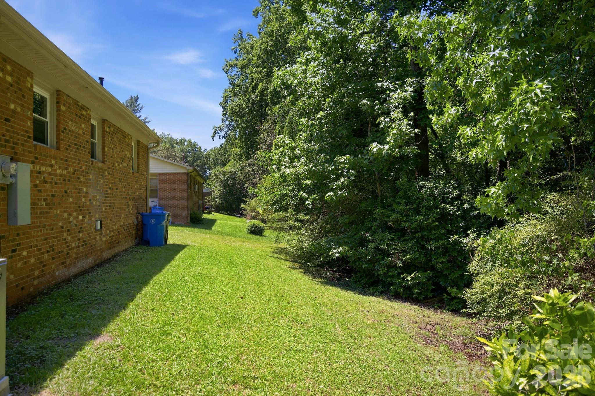 Single Family Residence at 413 E Mclelland Avenue, Mooresville, photo 26 of 32