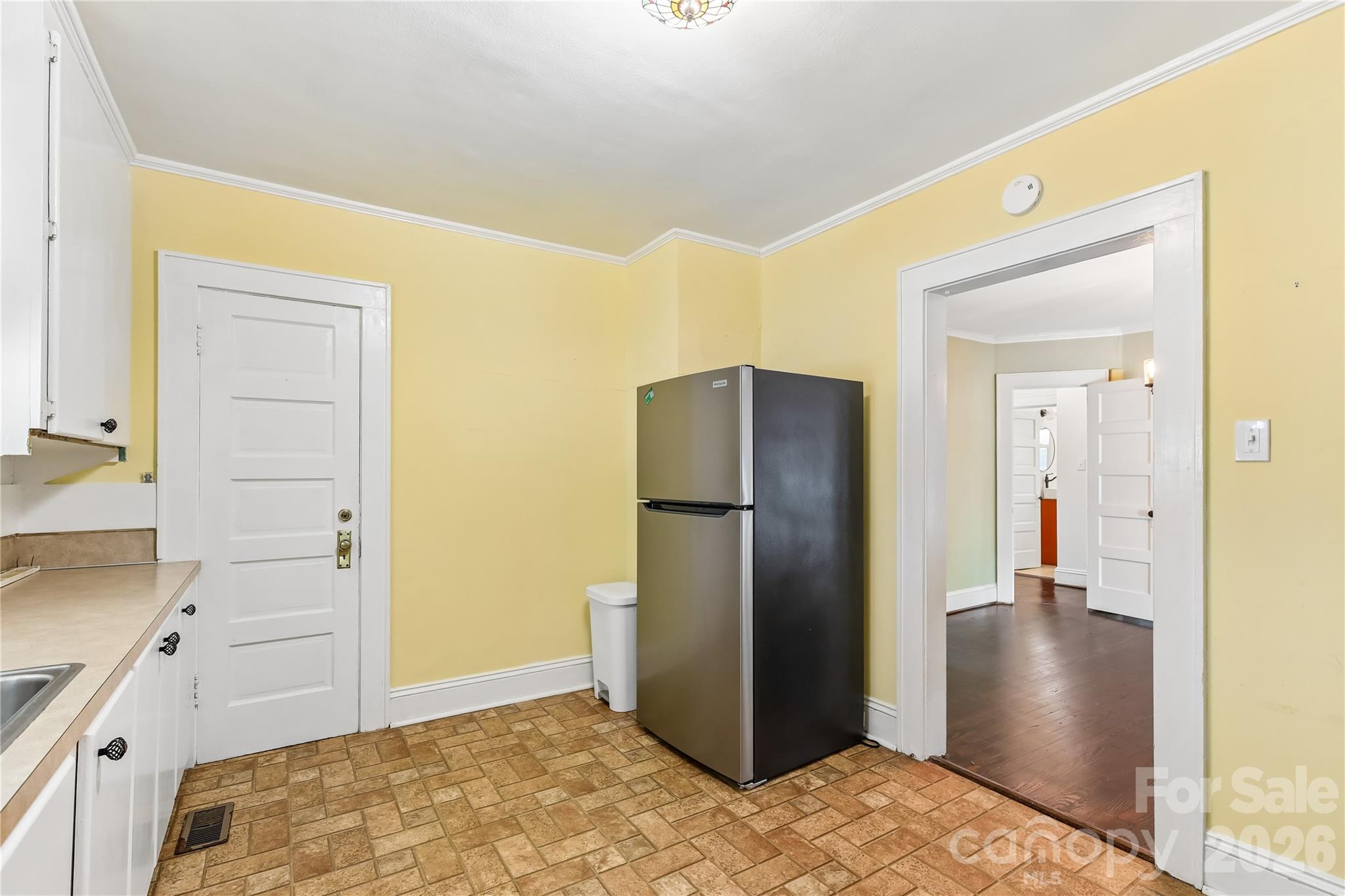 Quaint Kitchen - 1010 Desoto Avenue, Kannapolis