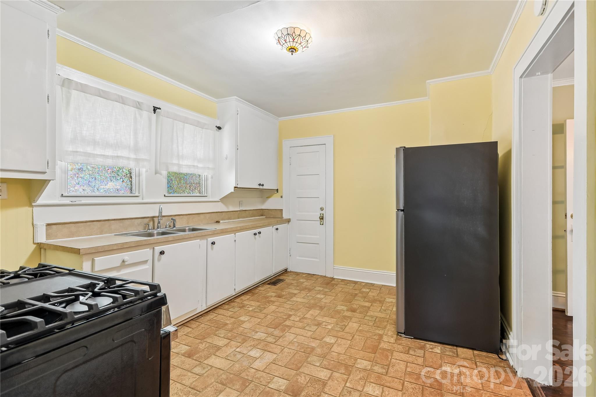 Quaint Kitchen - 1010 Desoto Avenue, Kannapolis