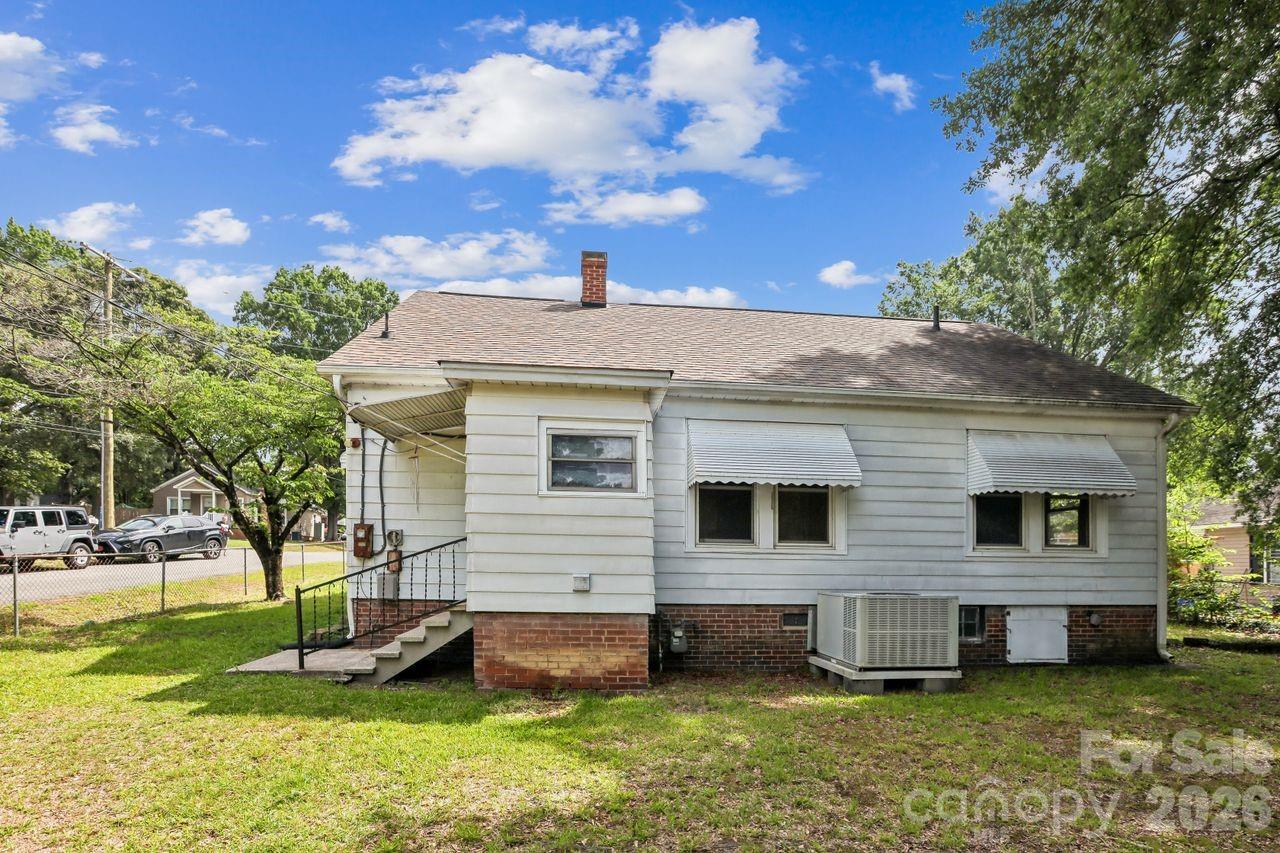 Single Family Residence at 1010 Desoto Avenue, Kannapolis, photo 38 of 46