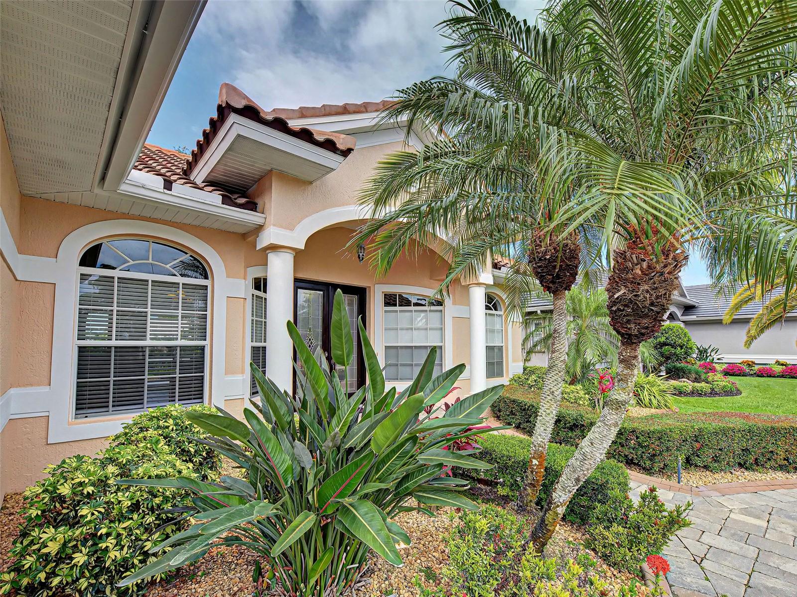 Beautifully Landscaped Home - 5017 BELLA TERRA DR, VENICE