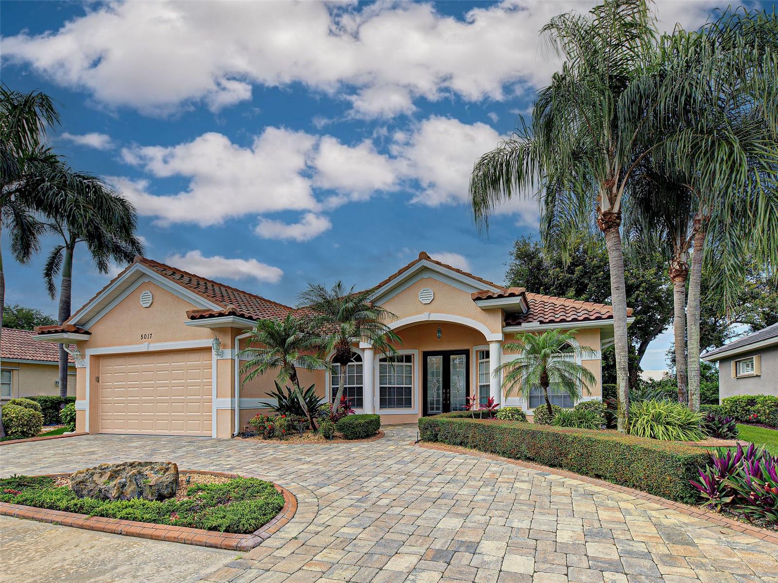 Pavers Circular Drive - 5017 BELLA TERRA DR, VENICE