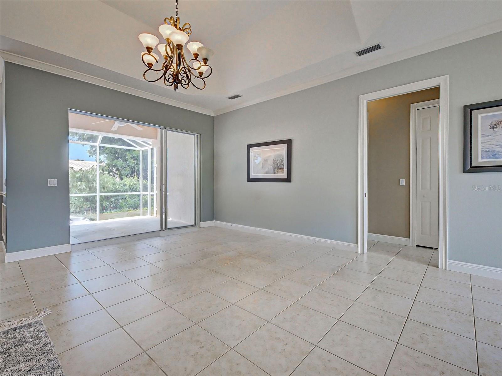 Single Family Residence at 5017 BELLA TERRA DR, VENICE, photo 12 of 82