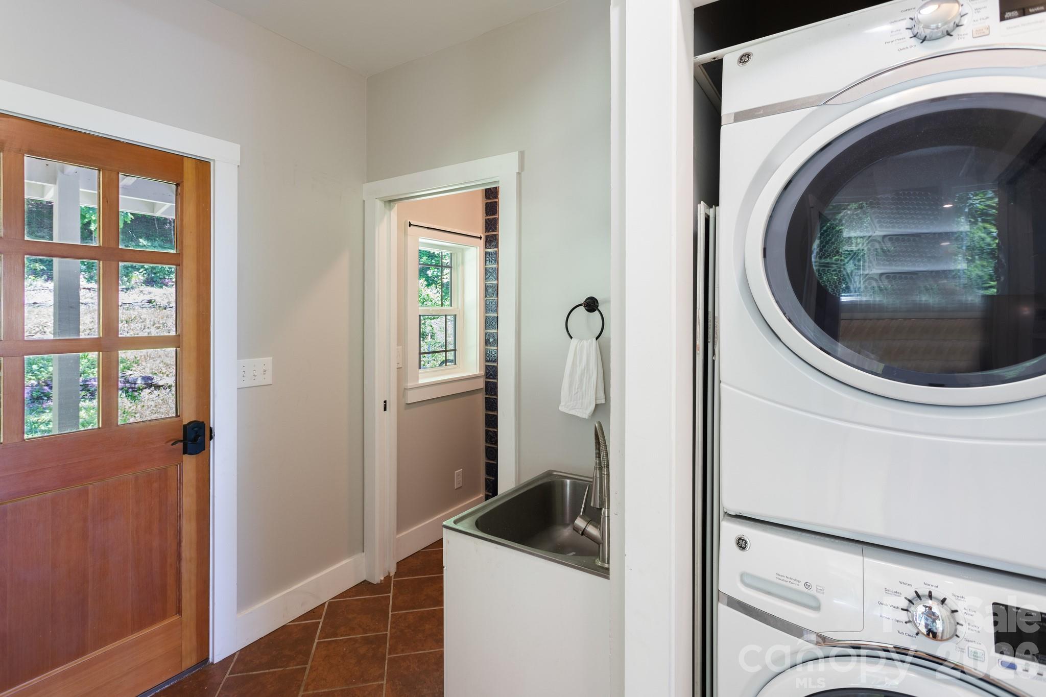 Laundry in Hall - 1621 Upward Way, Waynesville