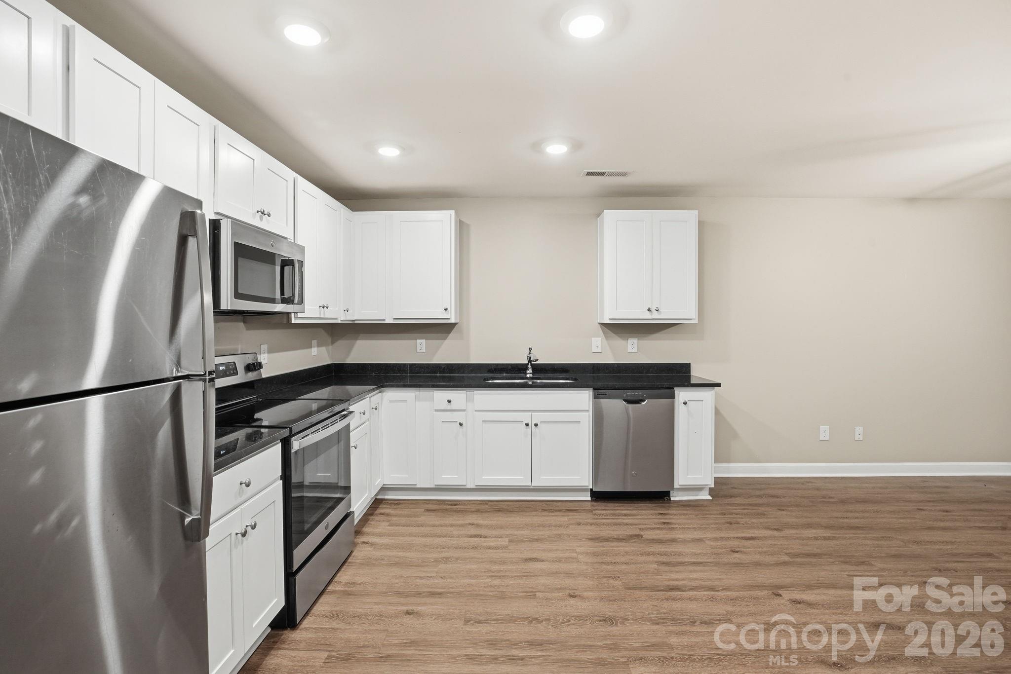 Townhouse at 719 Hillside Street, Kannapolis, photo 14 of 31