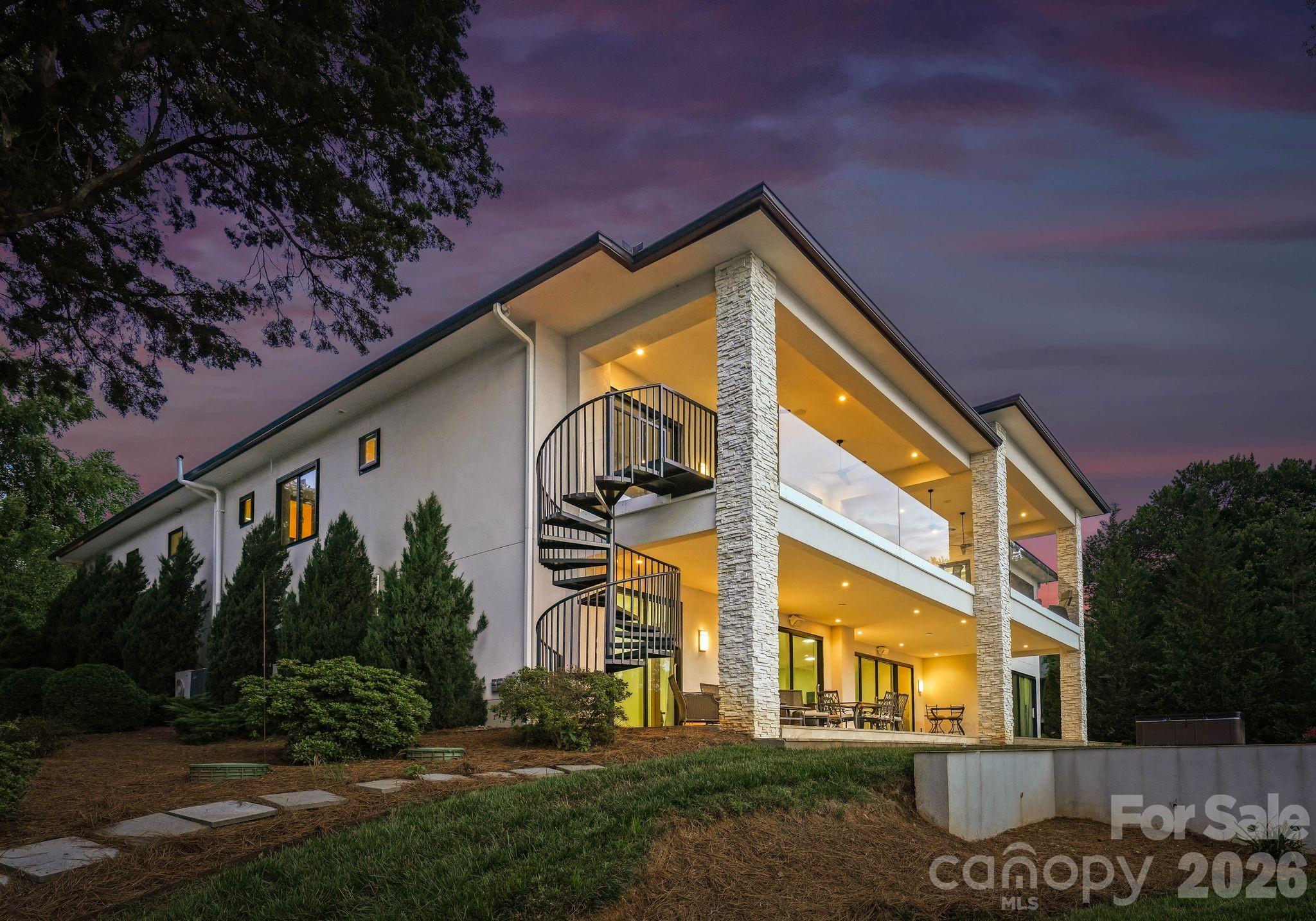 Single Family Residence at 7272 Lynbrook Circle, Denver, photo 5 of 39