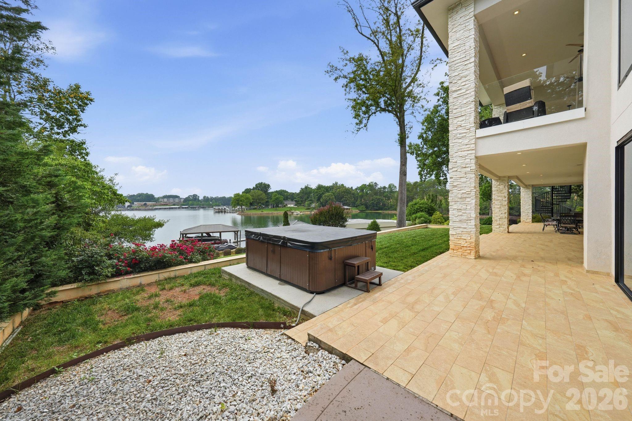 Single Family Residence at 7272 Lynbrook Circle, Denver, photo 14 of 39